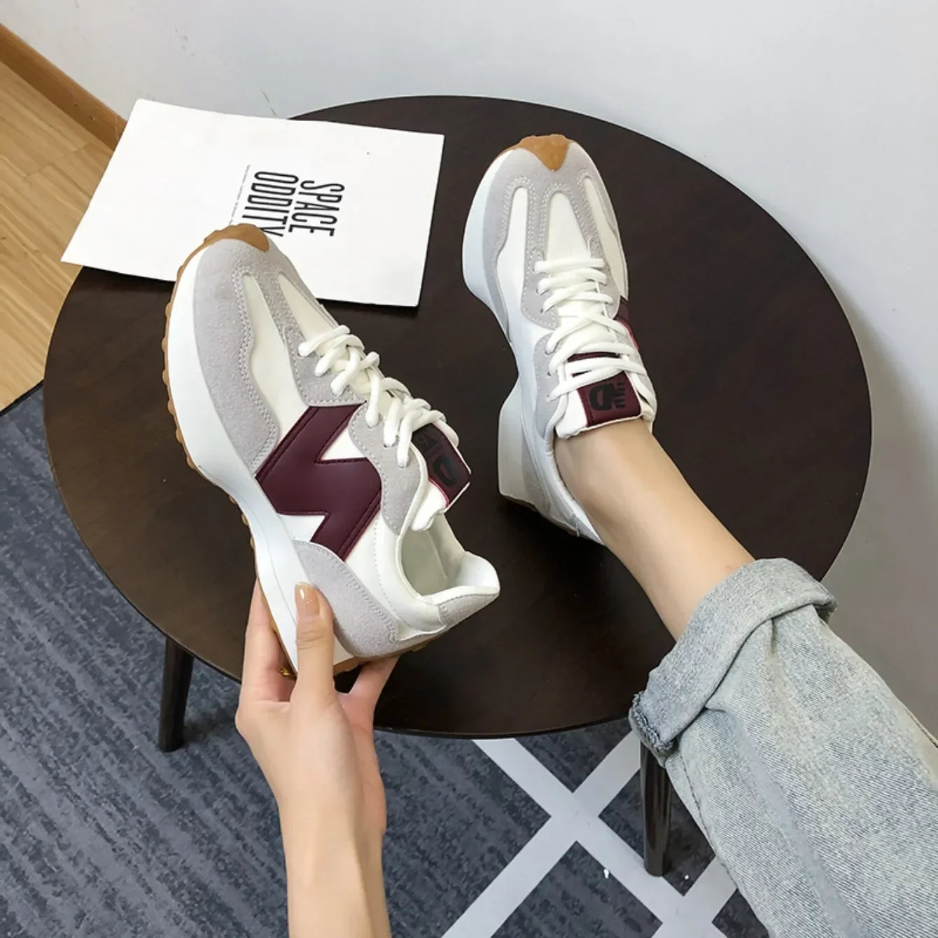 Summer Fashionable Breathable Lace-up Sneakers Women's Casual Thick Sole Sneakers Walking Designer Shoes Women's Sneakers